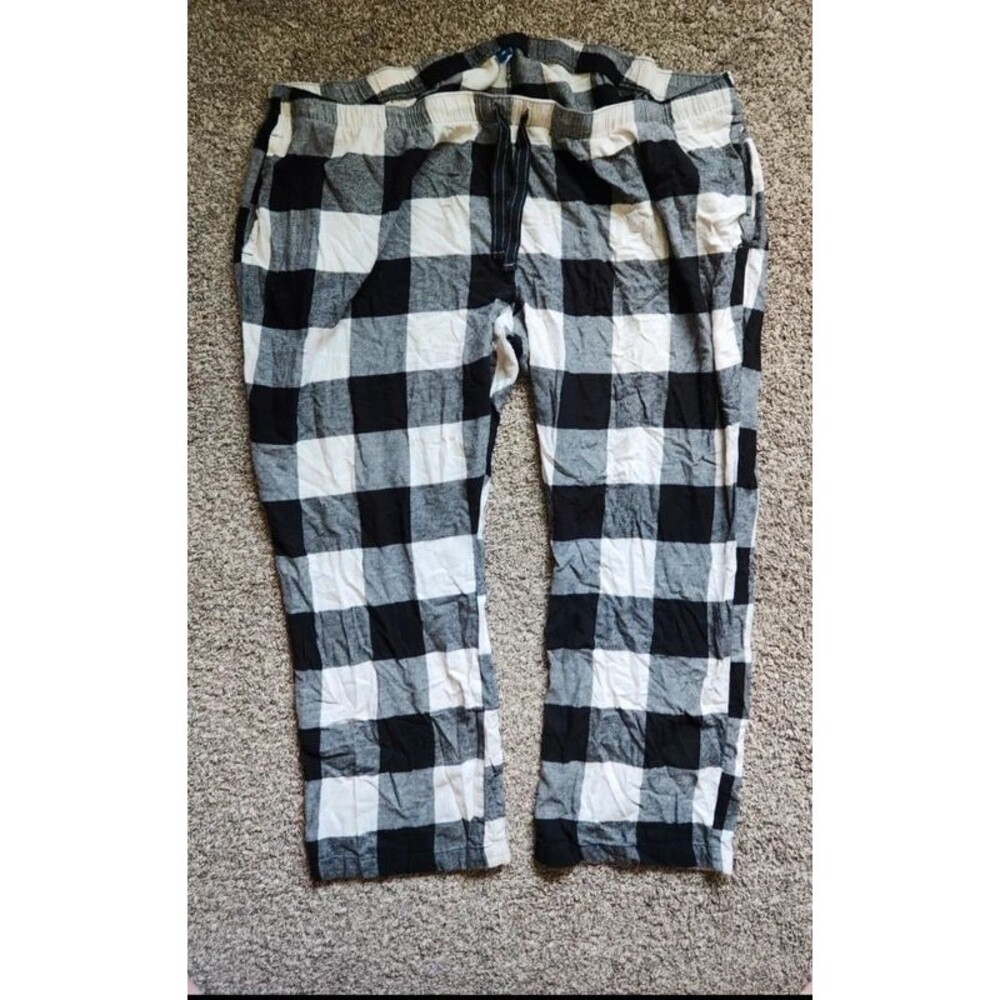 Old Navy 4X Plaid PJ Pants Black buffalo plaid